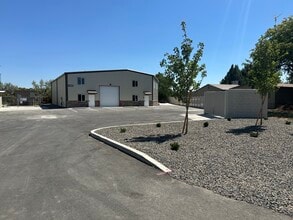 1310 N 39th St, Nampa, ID à vendre Photo intérieure– Image 2 sur 6