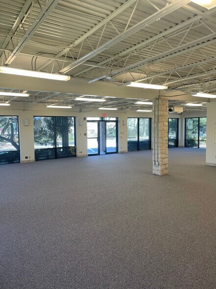 11855 Research Blvd, Austin, TX à louer - Photo intérieure – Image 3 sur 22
