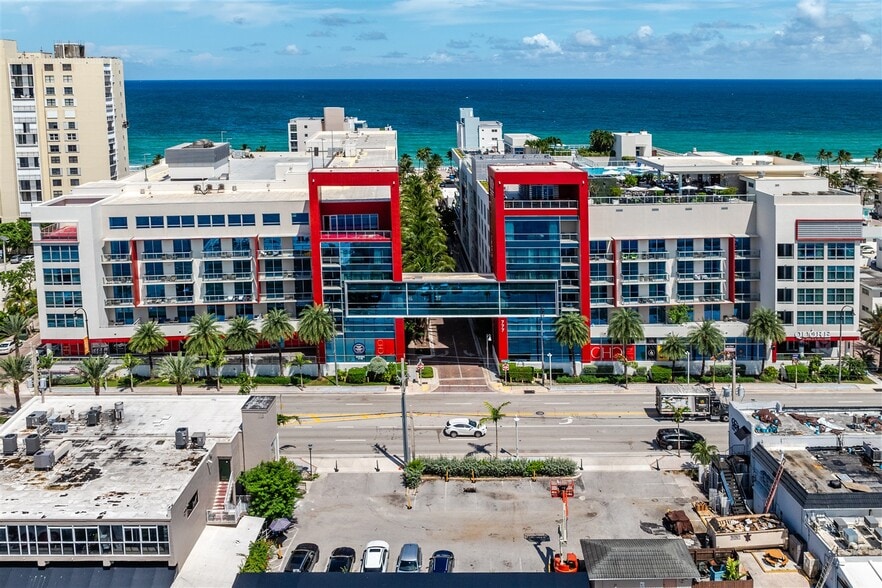 777 N Ocean Dr, Hollywood, FL à vendre - Photo de l’immeuble – Image 1 sur 13