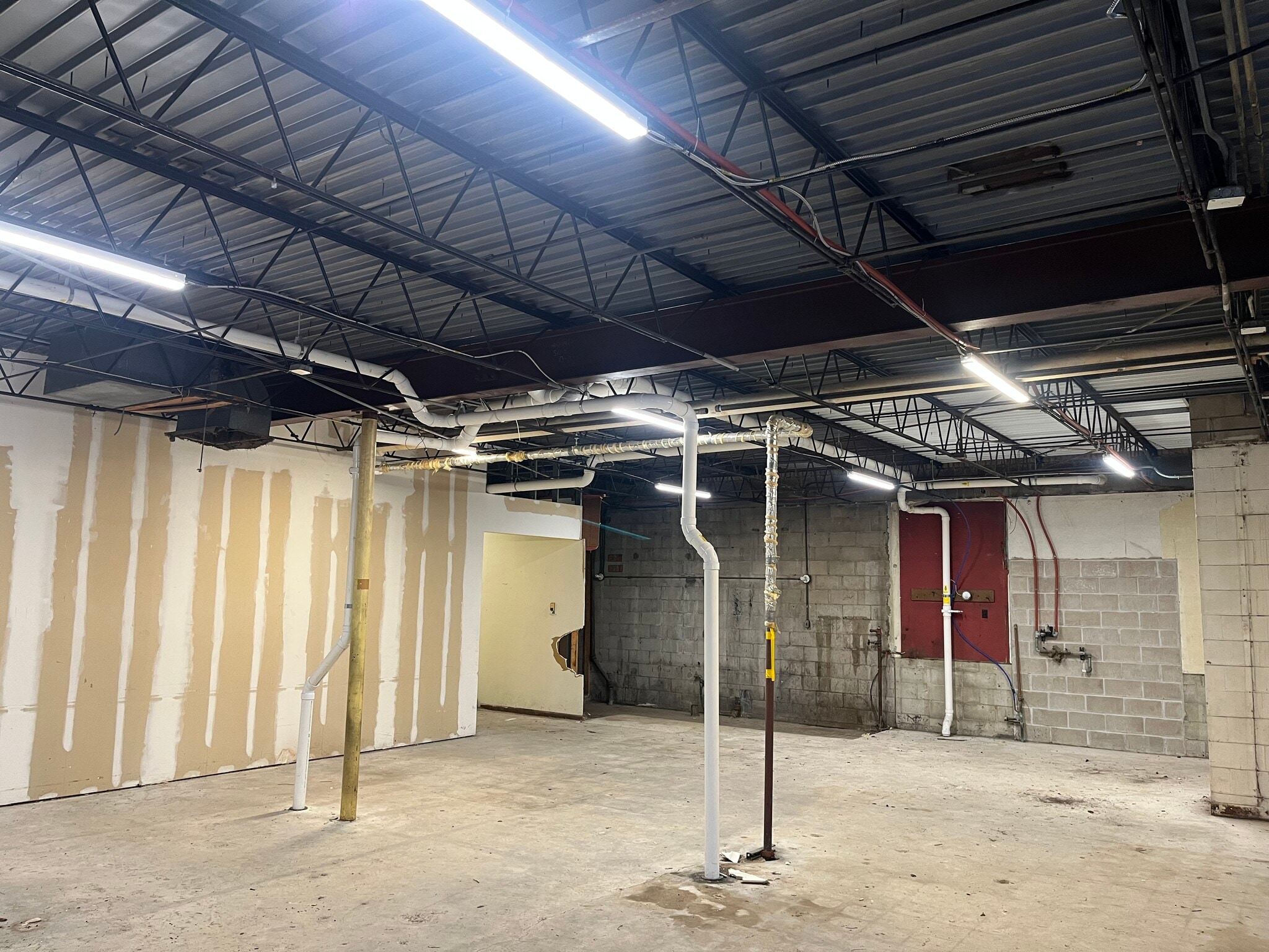 1233 Larpenteur Ave W, Roseville, MN à louer Photo de l’immeuble– Image 1 sur 6