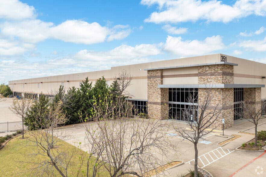 351 Lakeside Pky, Flower Mound, TX à louer - Photo de l’immeuble – Image 2 sur 5