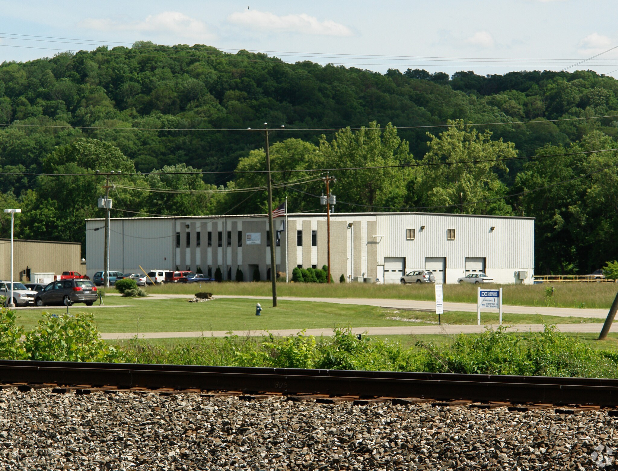 737 Eleanor Industrial Park Dr, Eleanor, WV à louer Photo principale– Image 1 sur 8