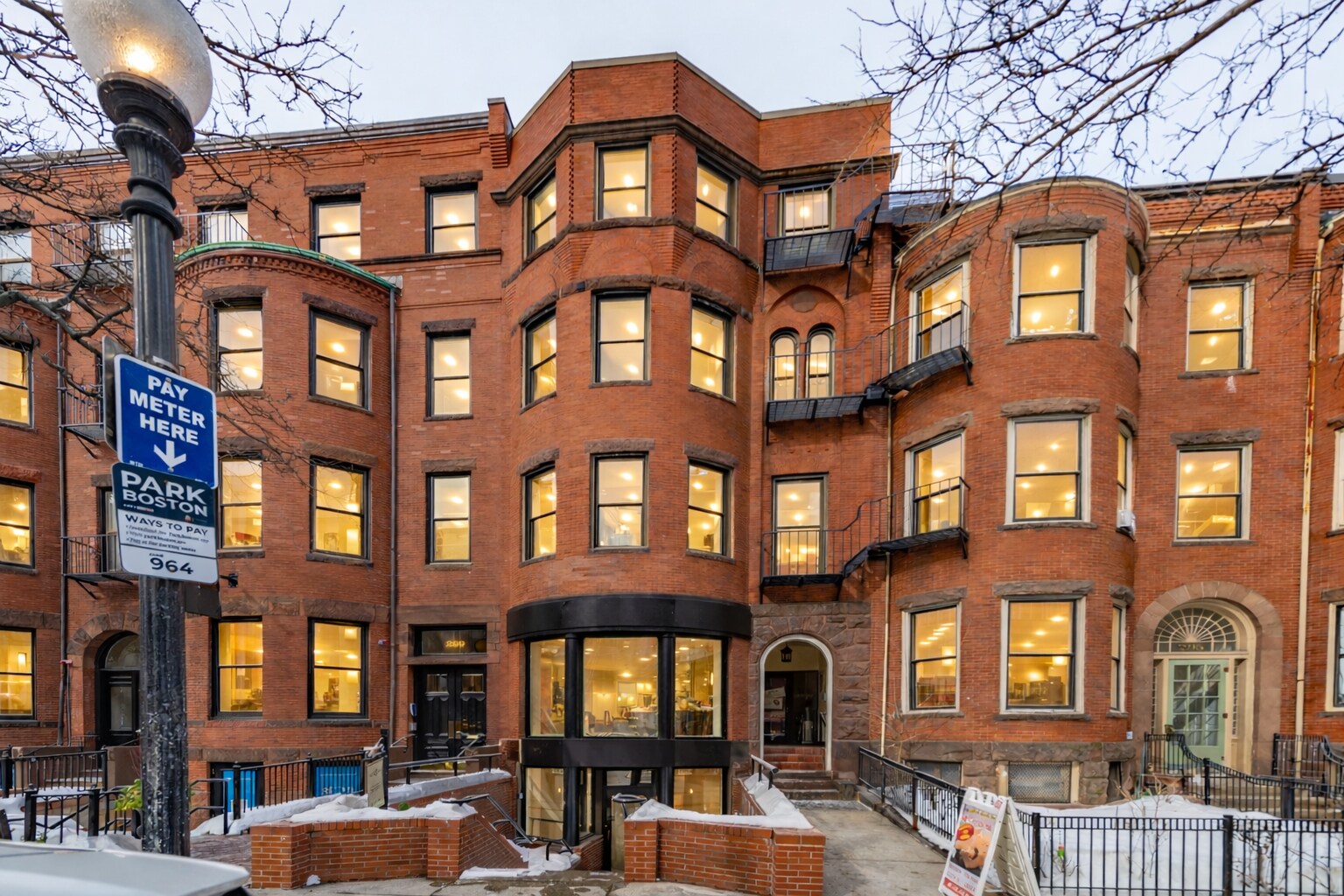 297 Newbury St, Boston, MA à louer Photo principale– Image 1 sur 36