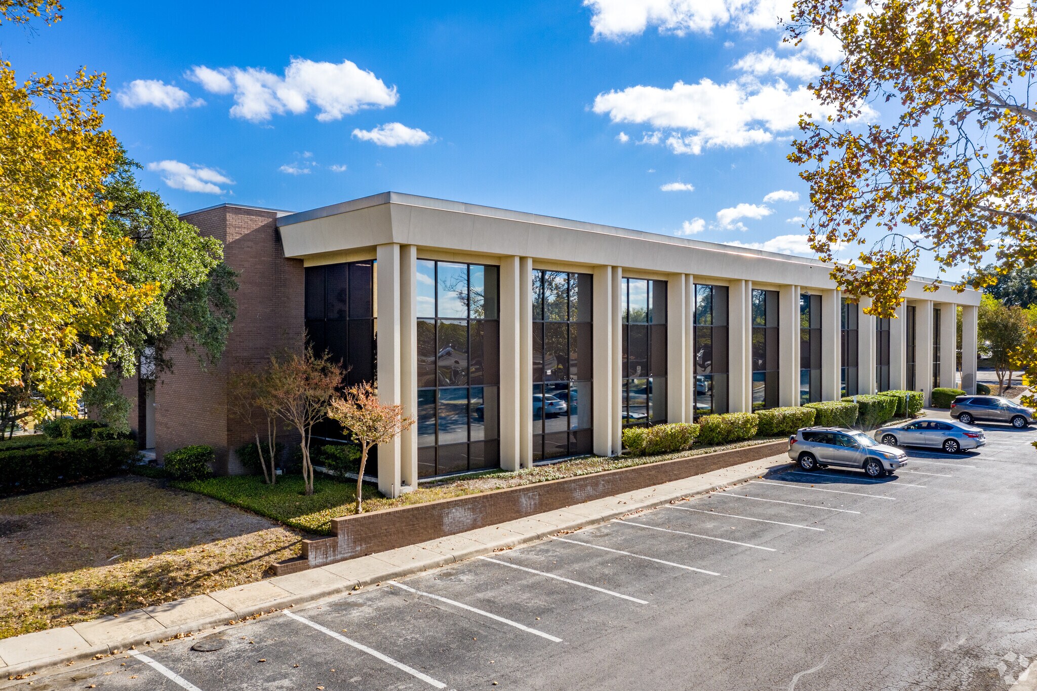 4241 Woodcock Dr, San Antonio, TX à vendre Photo principale– Image 1 sur 4