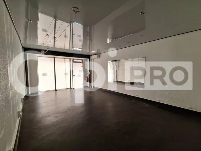 Plus de détails pour Local commercial à louer