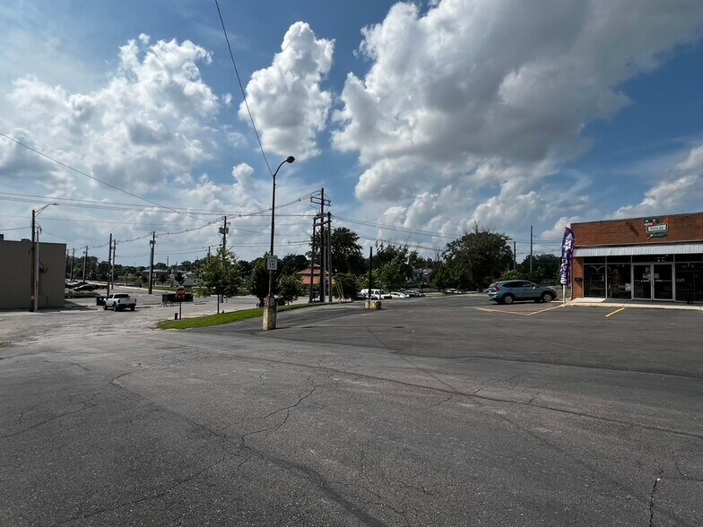 114-116 E Auglaize St, Wapakoneta, OH à louer - Photo de l’immeuble – Image 3 sur 7