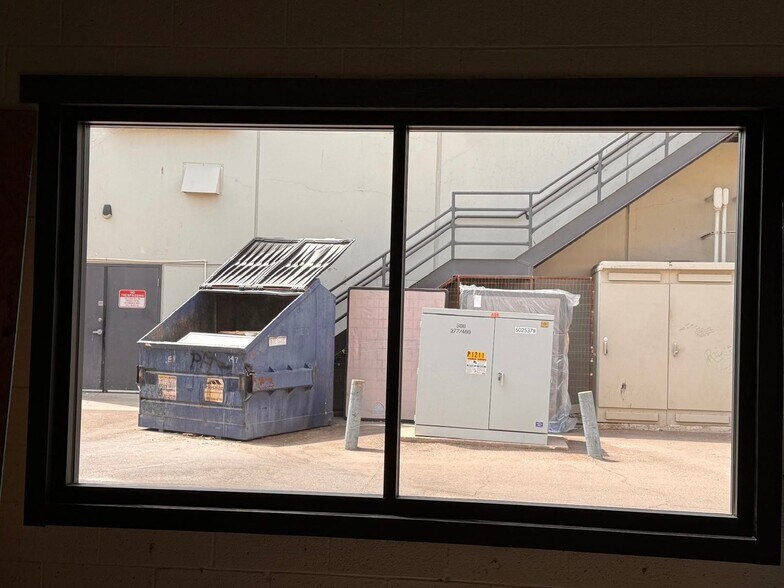 111 S Dobson Rd, Mesa, AZ à louer - Photo de l’immeuble – Image 3 sur 12