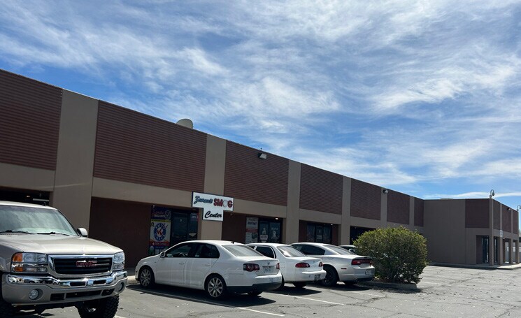45116 Commerce St, Indio, CA à vendre - Photo de l’immeuble – Image 2 sur 8