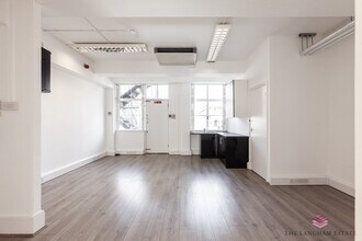 19 Margaret St, Londres à louer Photo intérieure– Image 1 sur 2