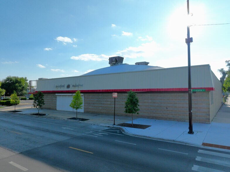 106 S Laramie Ave, Chicago, IL à vendre - Photo principale – Image 1 sur 10