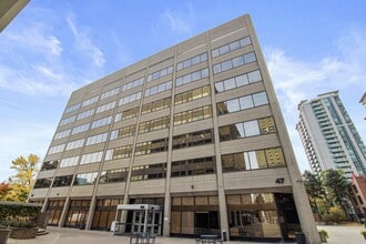 45 Sheppard Ave E, Toronto, ON à louer Photo de l’immeuble– Image 2 sur 29