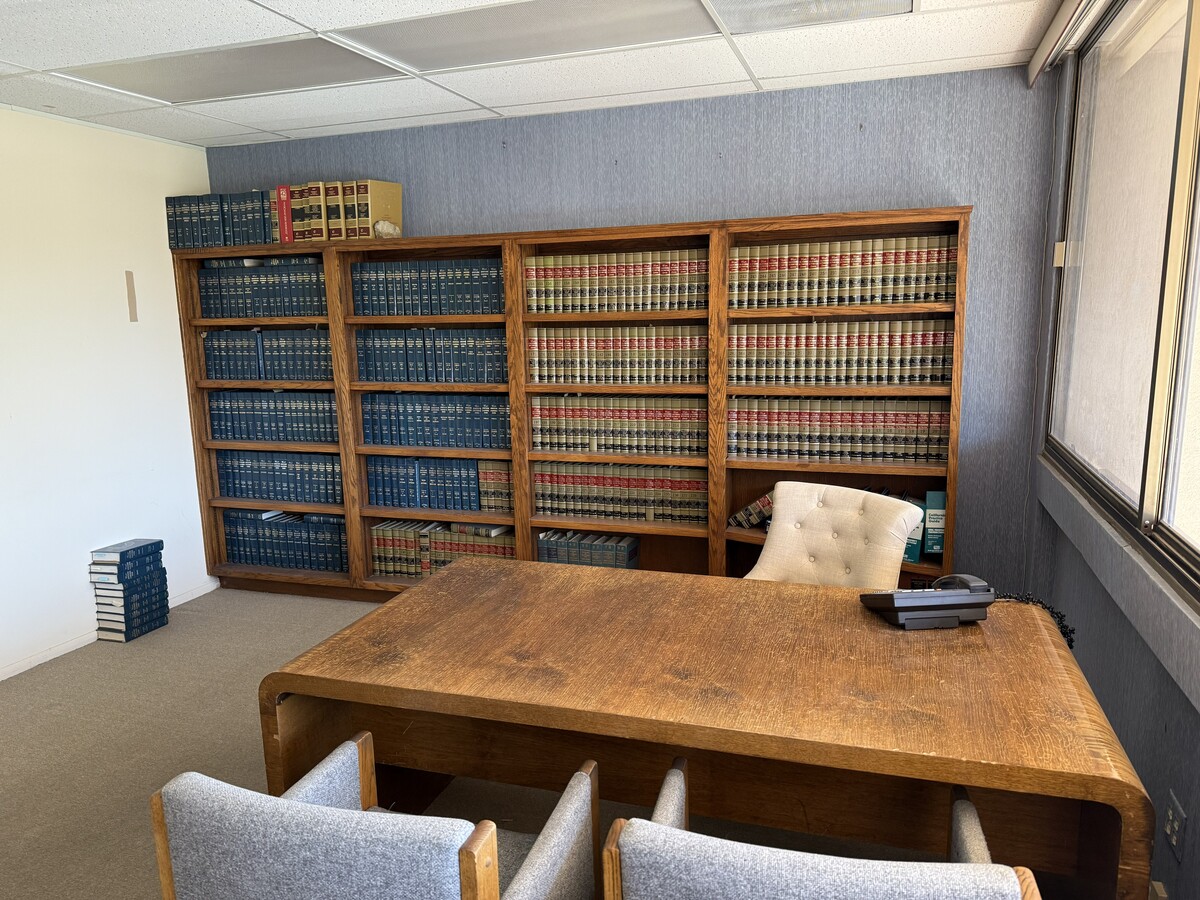 225 S Civic Dr, Palm Springs, CA 92262 - Lot 2-14 - - Photo intérieure - Image 1 of 10