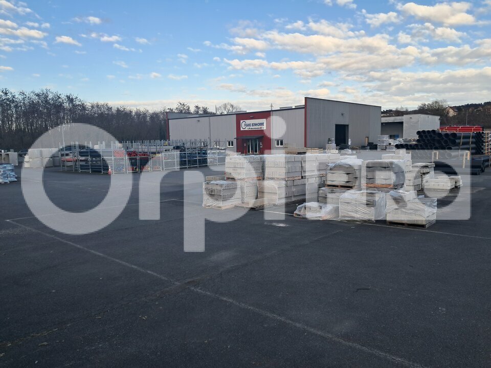 Local commercial dans Montluçon à vendre Photo de l’immeuble– Image 1 sur 9