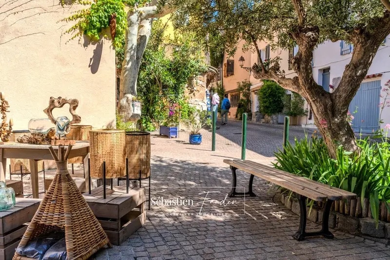 Local commercial dans Le Castellet à louer - Photo de l’immeuble – Image 3 sur 12