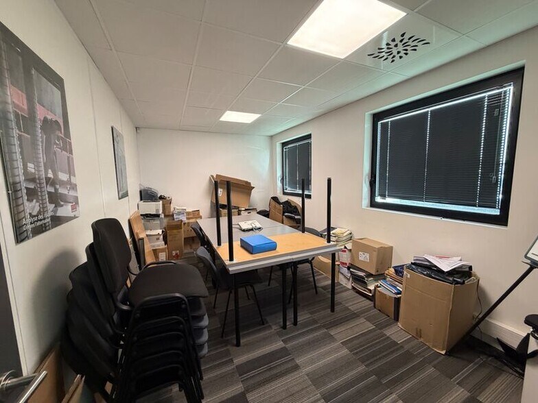 Bureau dans Artigues-près-Bordeaux à louer - Photo intérieure – Image 3 sur 9