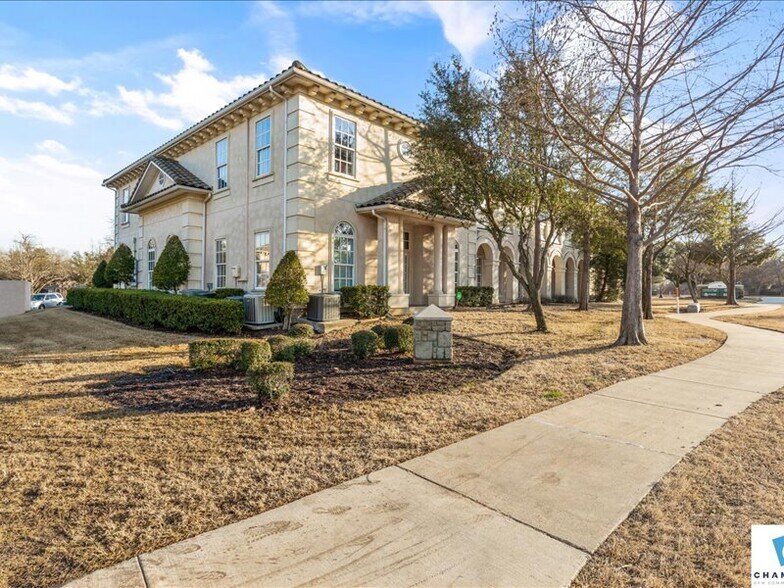 1203 & 1209 S White Chapel portefeuille de 2 biens à vendre sur LoopNet.fr - Photo principale – Image 2 sur 2