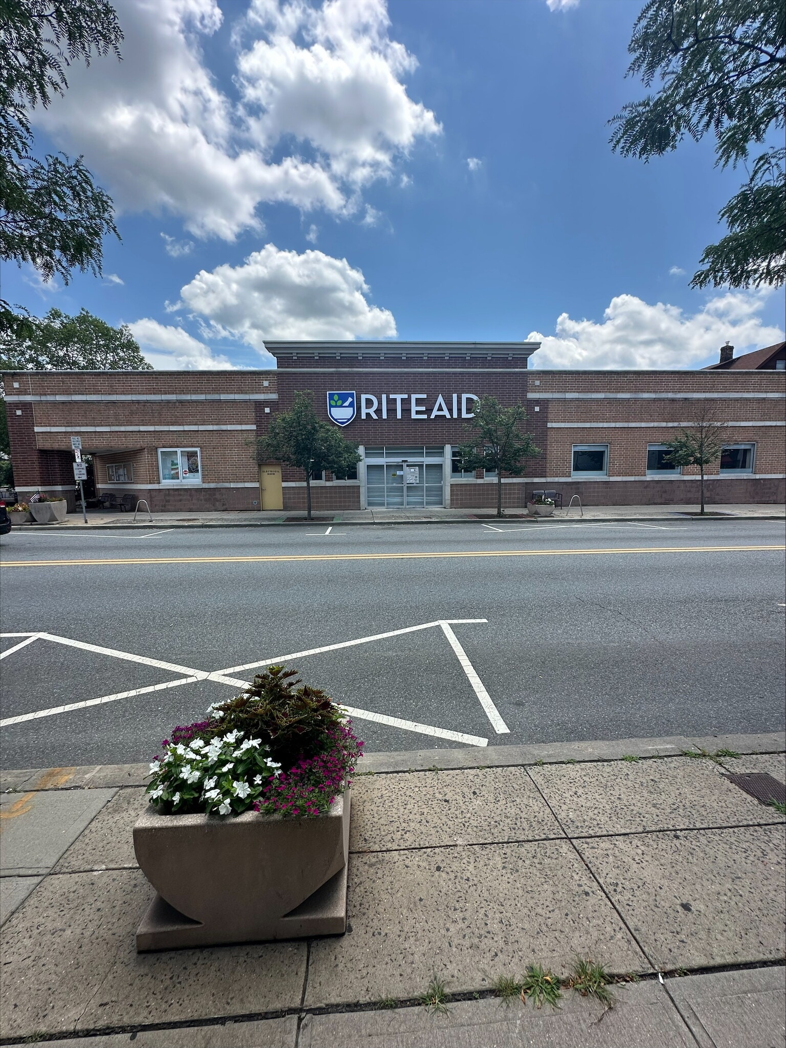 330-332 Raritan Ave, Highland Park, NJ à vendre Photo de l’immeuble– Image 1 sur 3