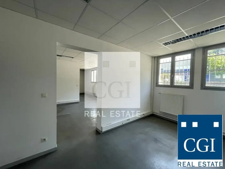 Local d’activités dans Fontaine à louer - Photo intérieure – Image 3 sur 7