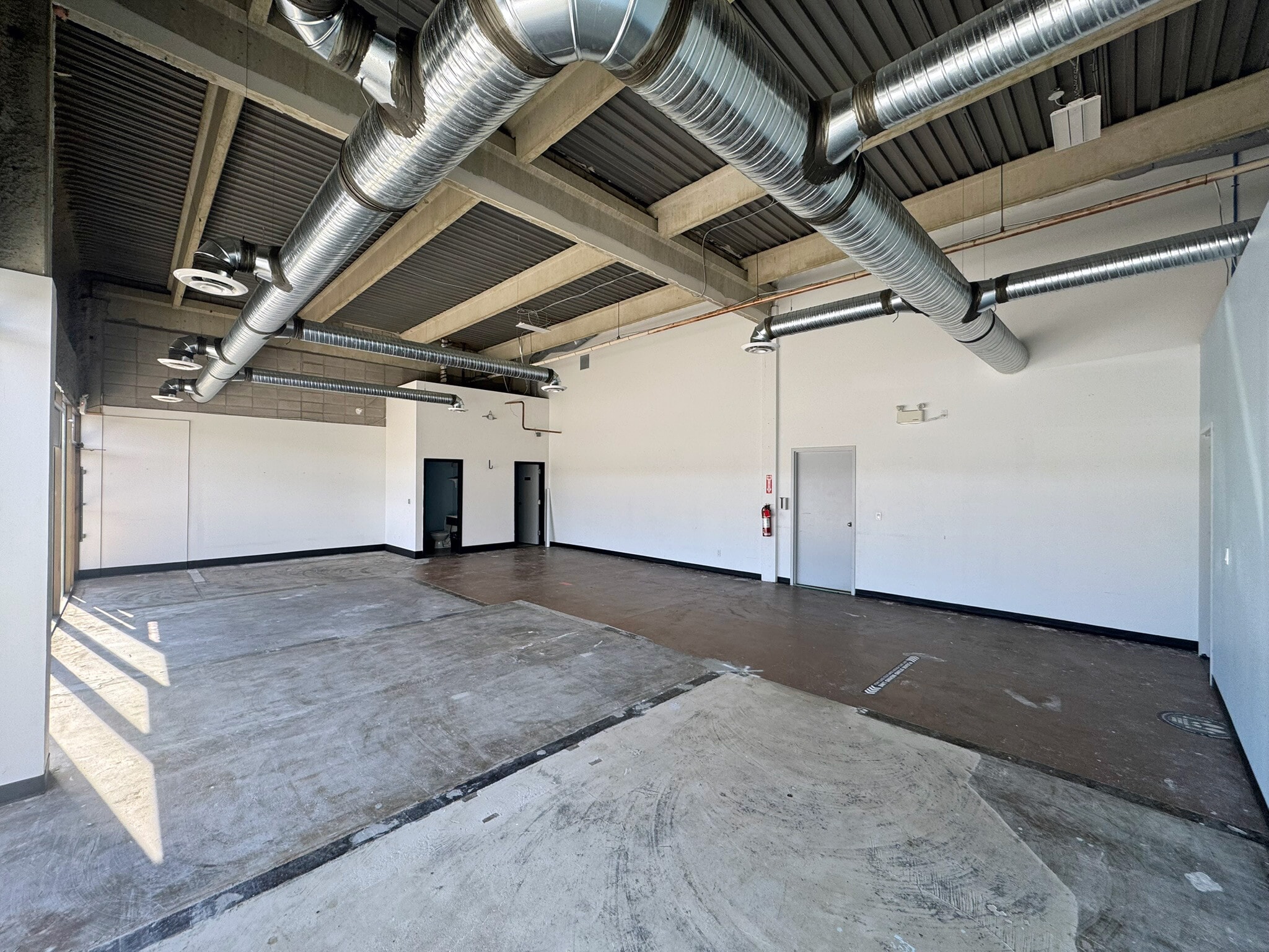 2015 32nd Ave NE, Calgary, AB à louer Photo intérieure– Image 1 sur 8