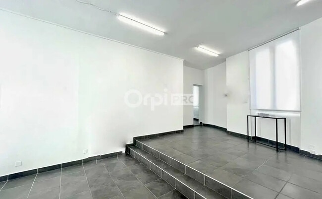 Plus de détails pour Local commercial à louer