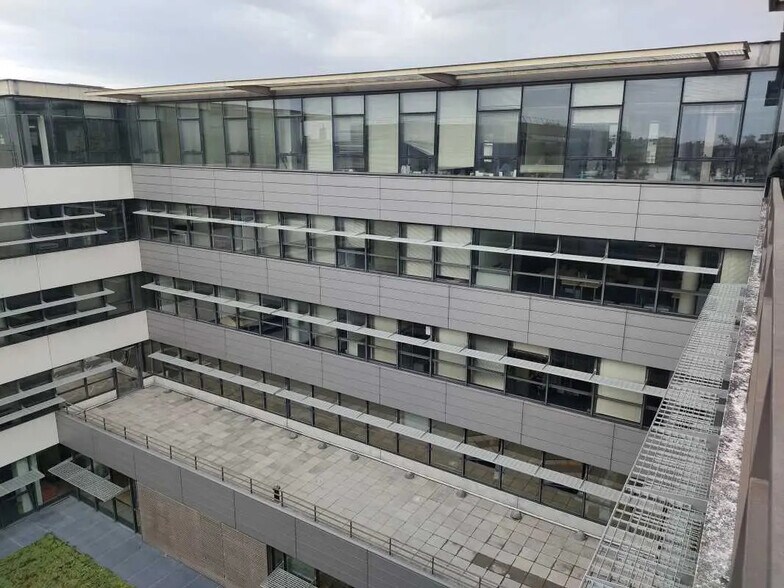 Bureau dans Bordeaux à louer - Photo de l’immeuble – Image 2 sur 10