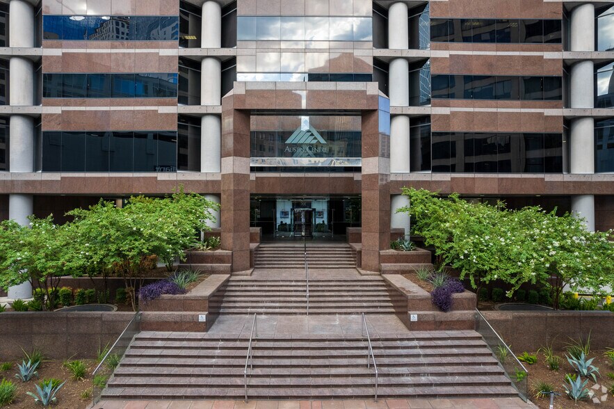 701 Brazos St, Austin, TX à louer - Photo de l’immeuble – Image 3 sur 19