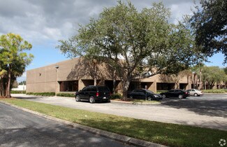 Plus de détails pour 1661 Commerce Ave N, Saint Petersburg, FL - Local d'activités à louer