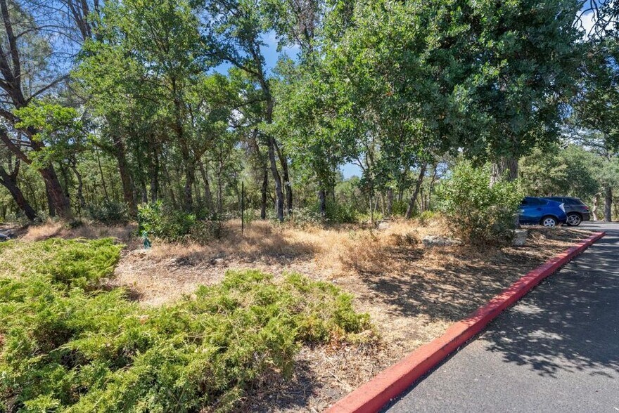 15363 Palm ave, Clearlake, CA à vendre - Photo de l’immeuble – Image 3 sur 17