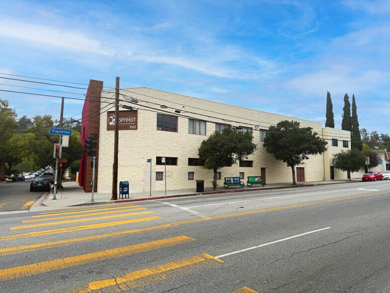 7003 N Figueroa St, Los Angeles, CA à louer - Photo de l’immeuble – Image 1 sur 9