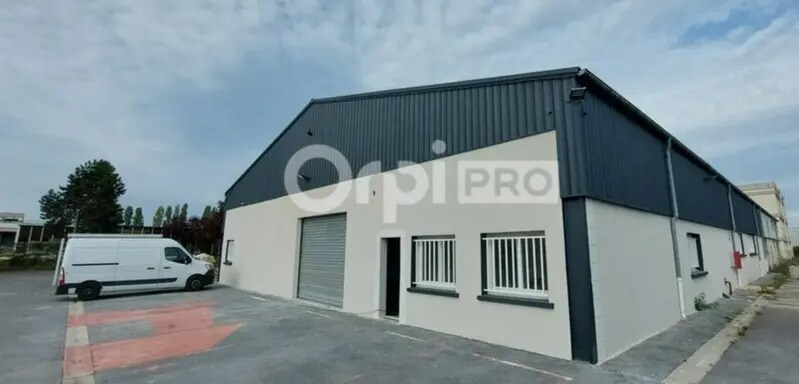 Local d’activités dans Nogent-sur-Oise à louer - Photo de l’immeuble – Image 1 sur 8