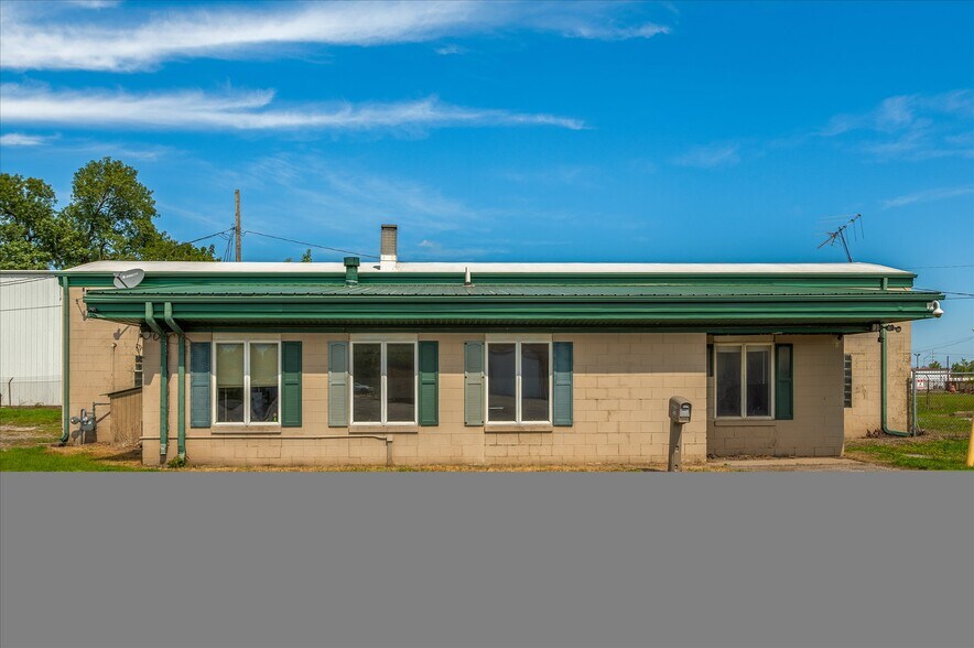 3333 Sheffield Ave, Hammond, IN à louer - Photo de l’immeuble – Image 3 sur 18
