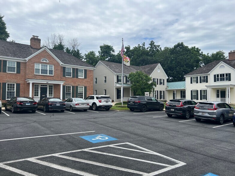 25-33 Wood Ln, Rockville, MD à louer - Photo de l’immeuble – Image 1 sur 4