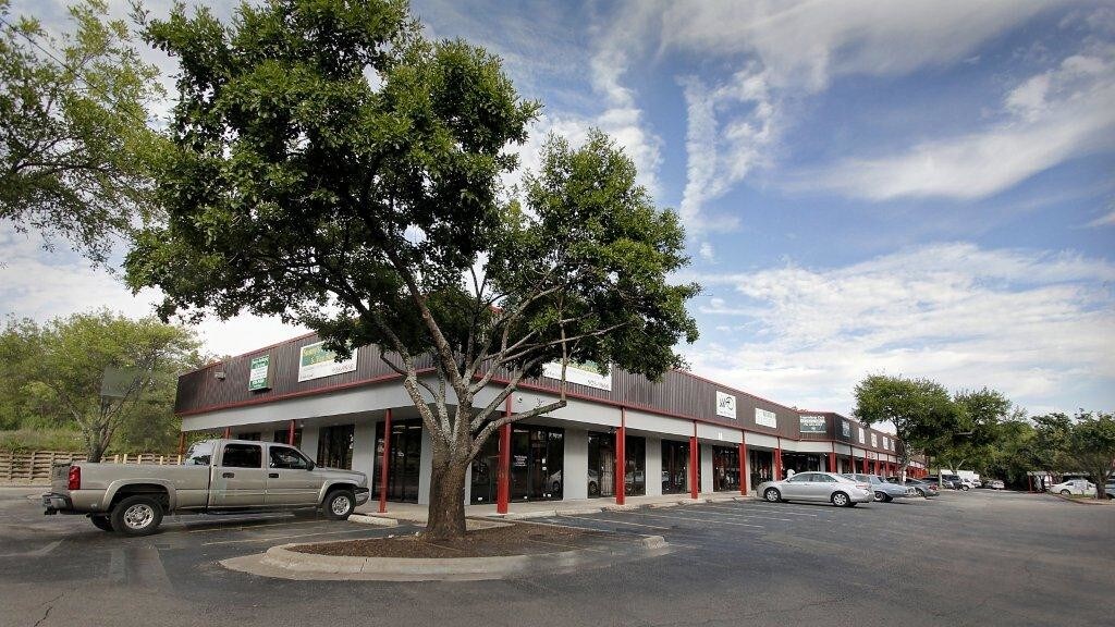 4700 Loyola Ln, Austin, TX à louer Photo principale– Image 1 sur 6