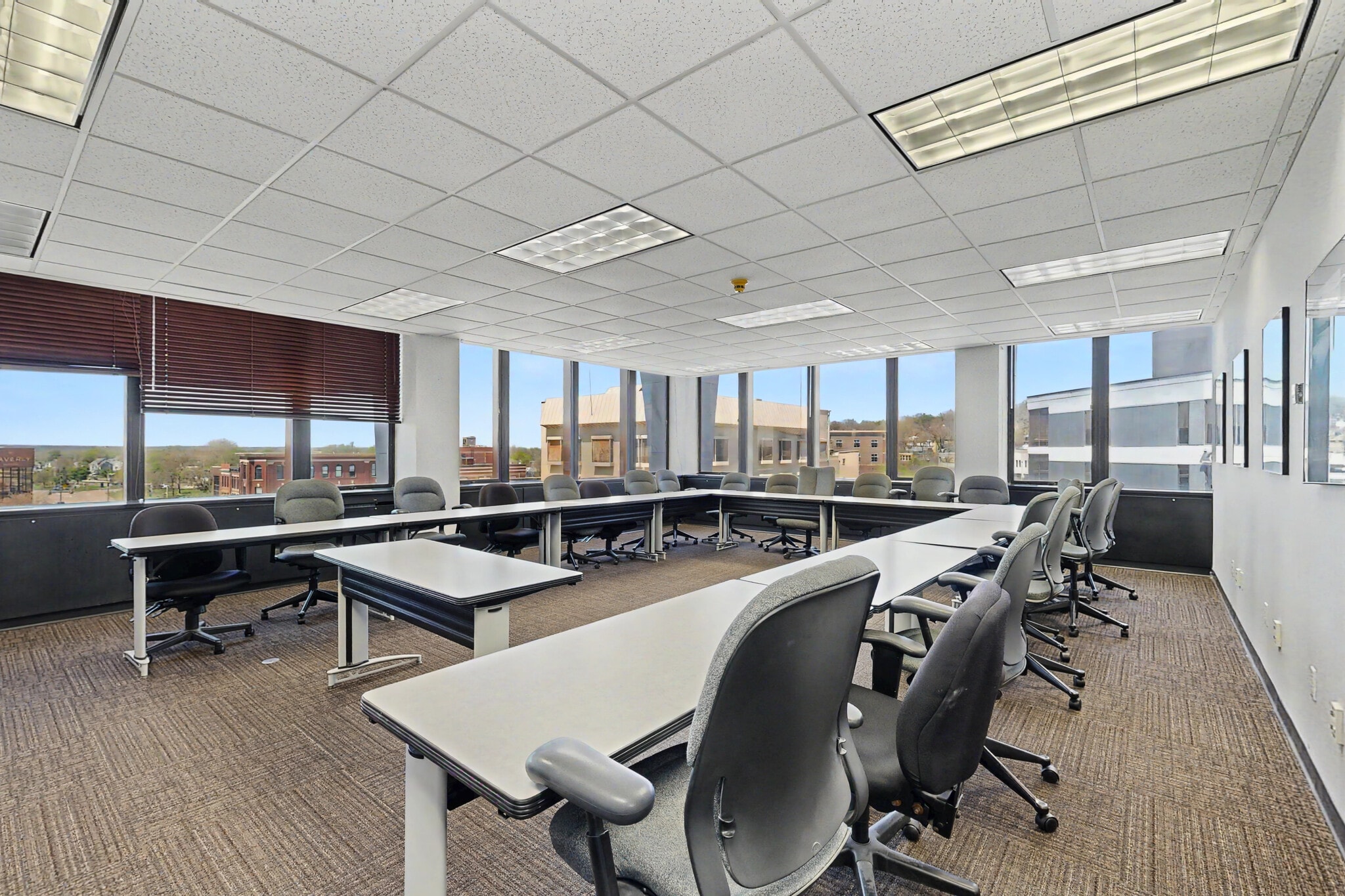 421 W Broadway, Council Bluffs, IA à louer Photo intérieure– Image 1 sur 3