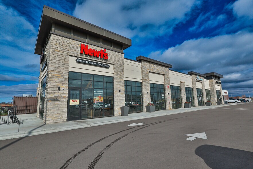 15550 English Ave, Apple Valley, MN à louer - Photo de l’immeuble – Image 2 sur 8
