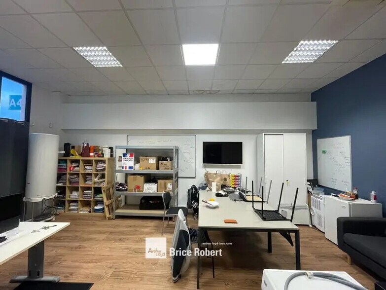 30 Rue Du 35eme Regiment D'Aviation, Bron à louer - Photo intérieure – Image 3 sur 12