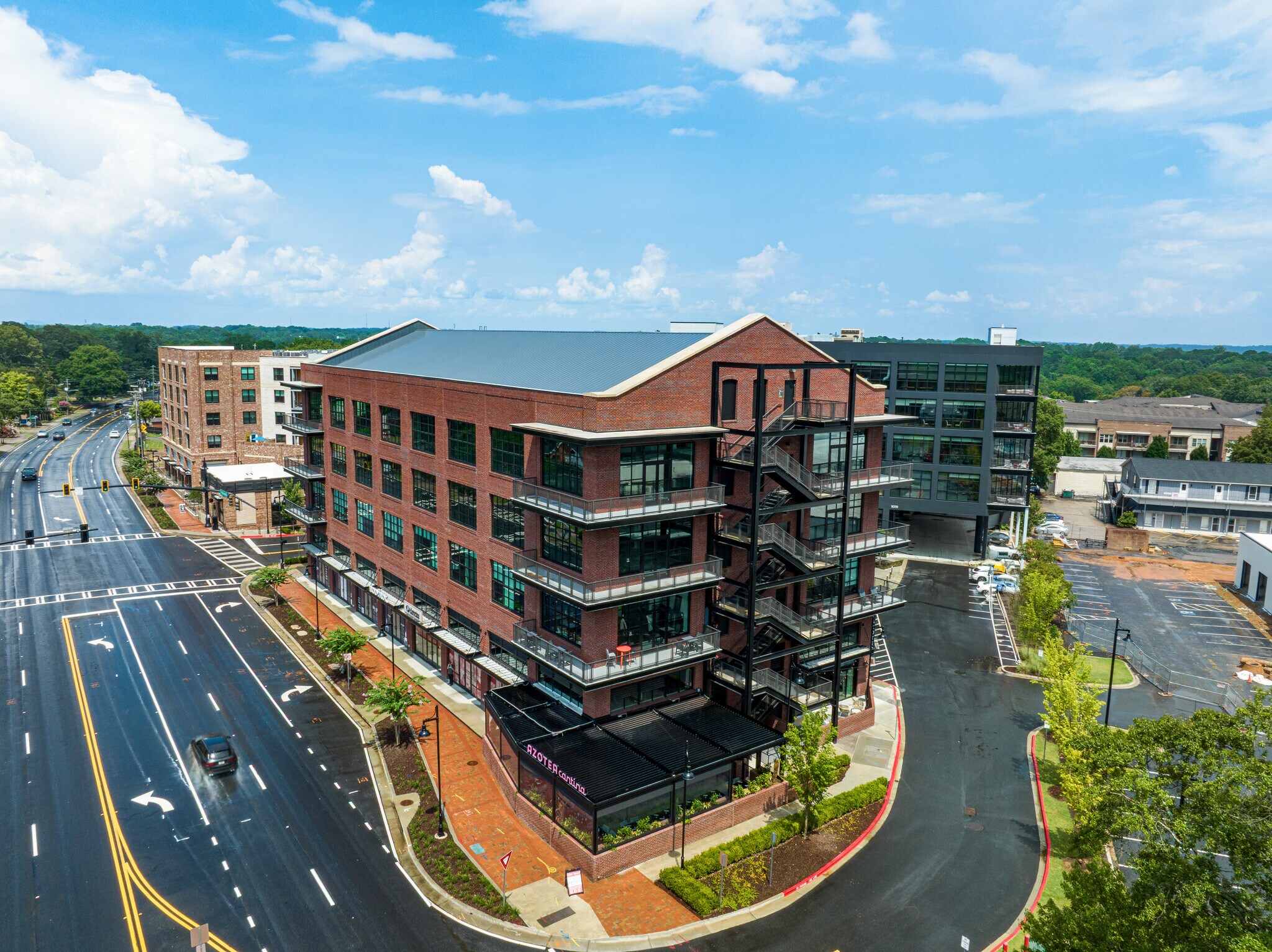 1037 Alpharetta St, Roswell, GA à louer Photo principale– Image 1 sur 6