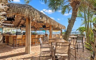 Plus de détails pour 4845 Dixie Hwy NE, Palm Bay, FL - Local commercial à vendre