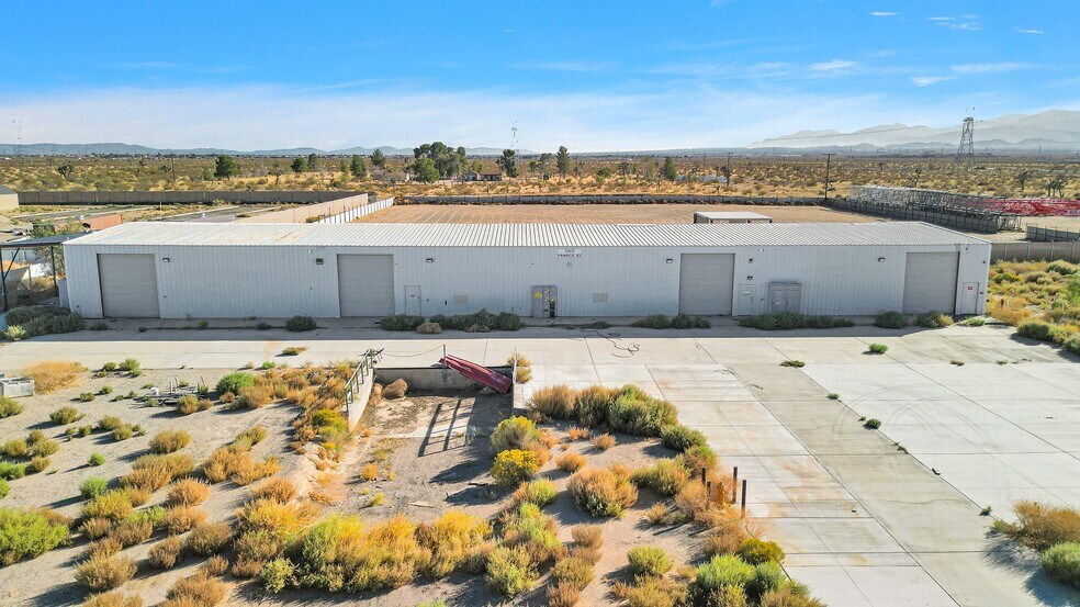 12610 Primrose Rd, Adelanto, CA à vendre - Photo de l’immeuble – Image 3 sur 10