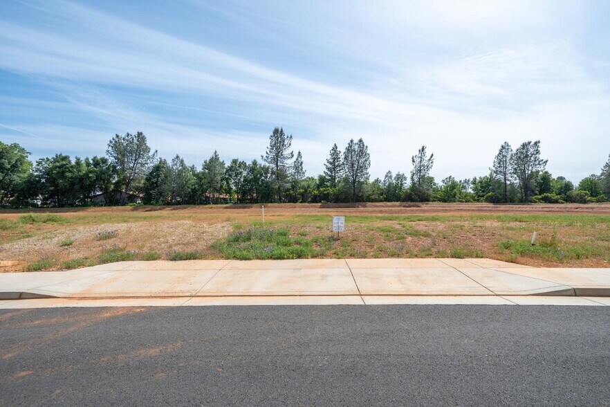 Rancho Industrial Park, Redding, CA à vendre - Photo de l’immeuble – Image 2 sur 4