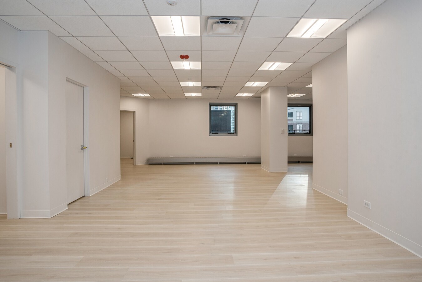 400 E Randolph St, Chicago, IL 60601 - Lot 728 -  - Photo intérieure - Image 1 of 14