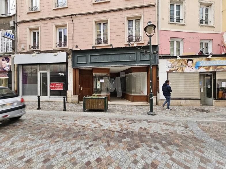 Local commercial dans Corbeil-Essonnes à vendre - Photo de l’immeuble – Image 2 sur 2