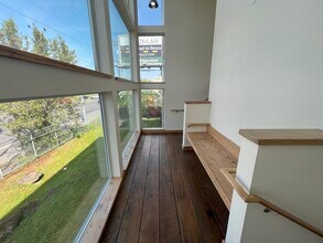 8725 NE Emerson St, Portland, OR à louer Photo de l’immeuble– Image 1 sur 8