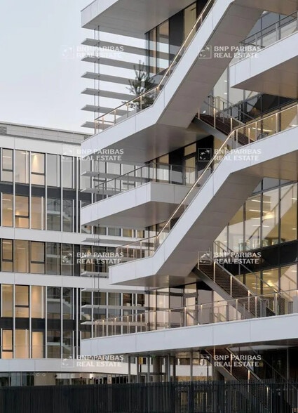 Bureau dans Lyon à louer - Photo de l’immeuble – Image 3 sur 32