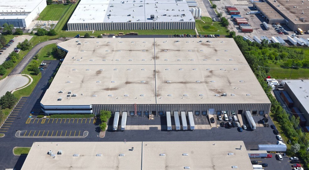 2501-2575 Allan Dr, Elk Grove Village, IL à louer - Photo de l’immeuble – Image 2 sur 24