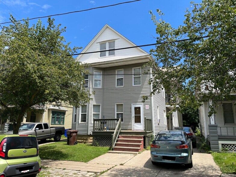 3715 E 61st St, Cleveland, OH à vendre - Photo de l’immeuble – Image 2 sur 6