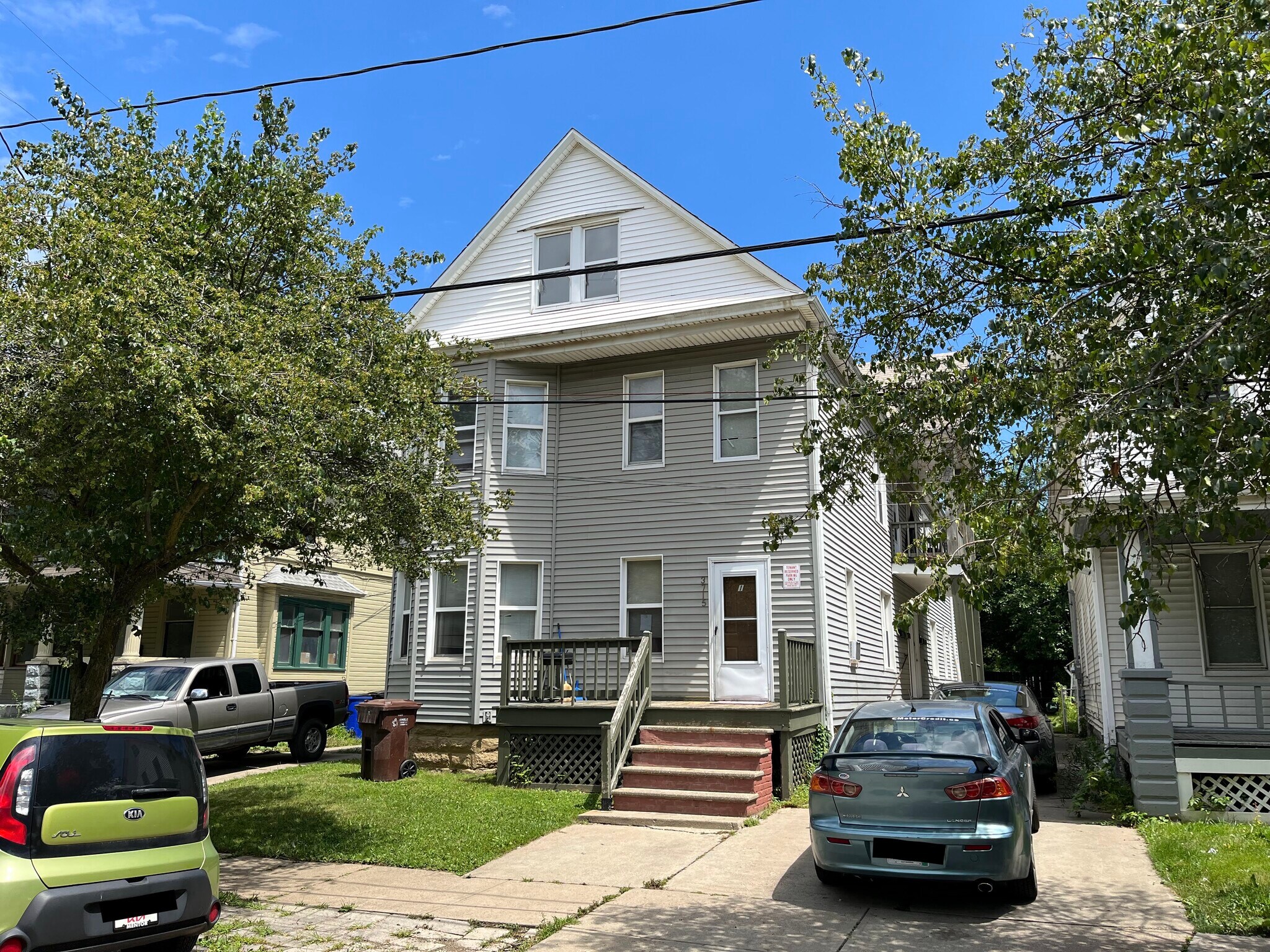 3715 E 61st St, Cleveland, OH à vendre Photo de l’immeuble– Image 1 sur 7