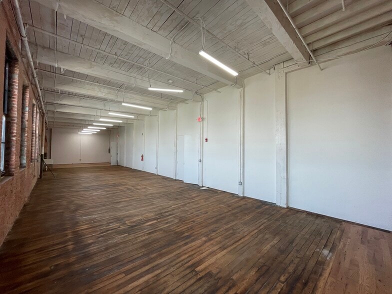 15 Wilkinson Ave, Jersey City, NJ à louer - Photo intérieure – Image 3 sur 7