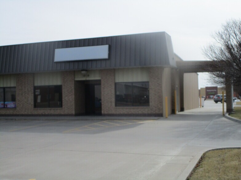 1008-1016 W Mary St, Garden City, KS à louer - Photo de l’immeuble – Image 3 sur 32