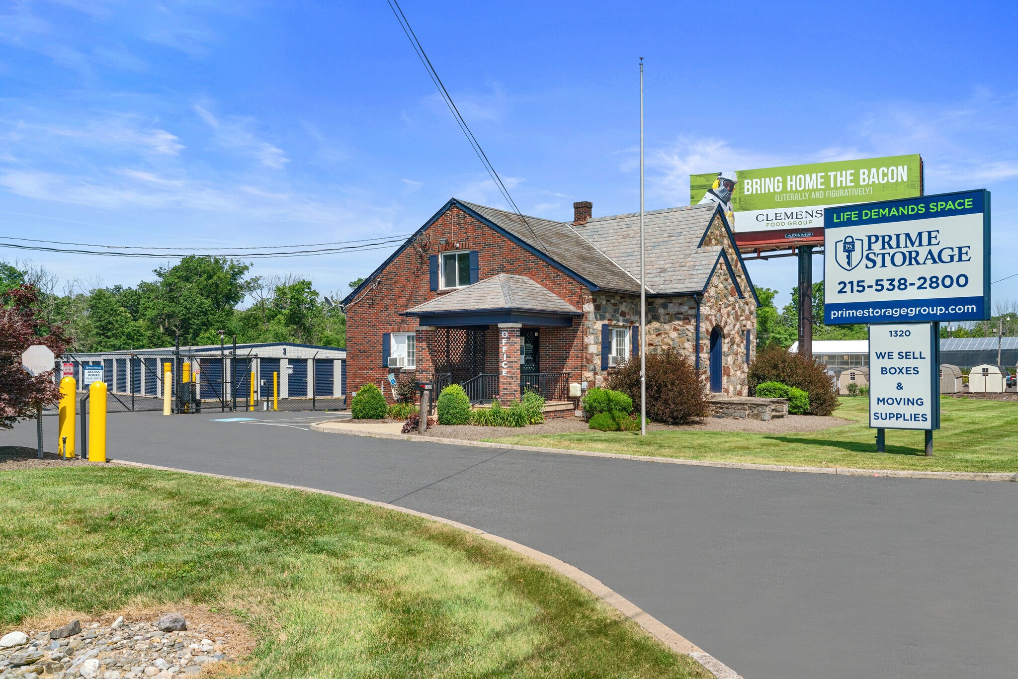 1320 S West End Blvd, Quakertown, PA à louer Photo principale– Image 1 sur 3